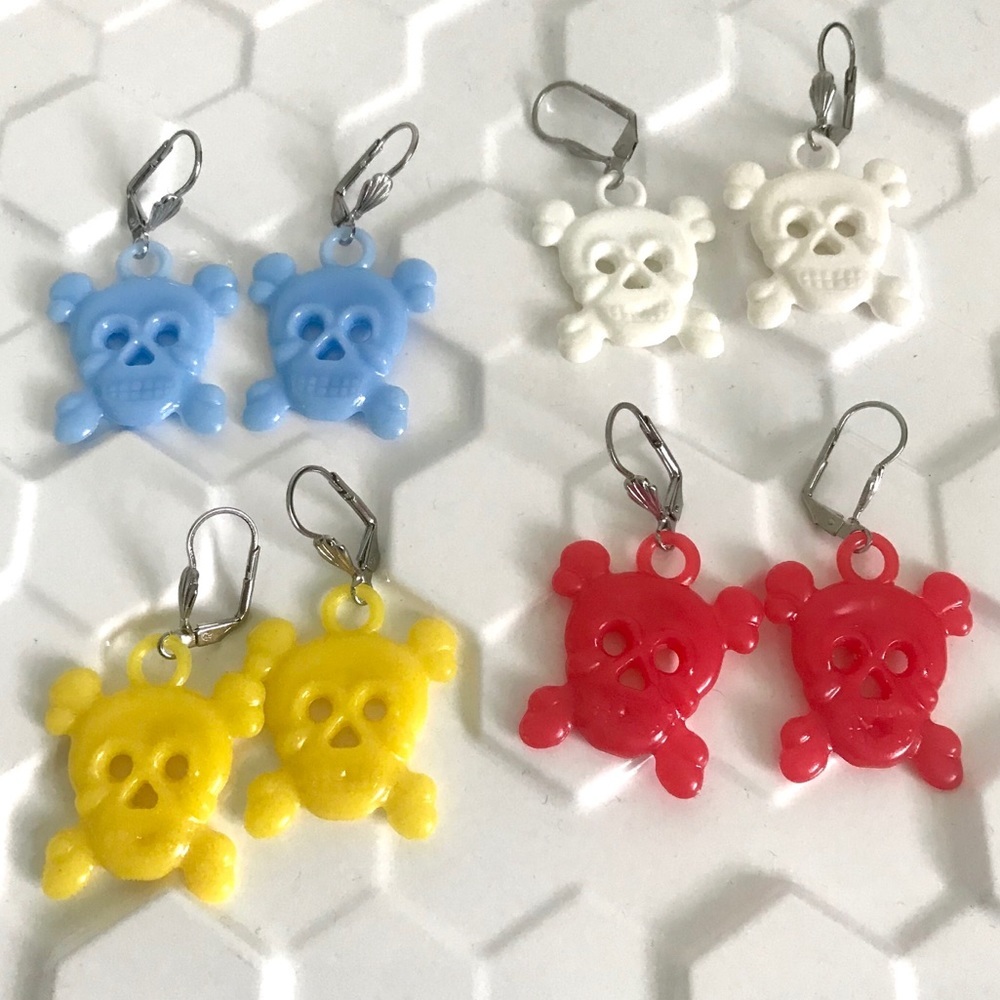 Vintage 1960’s rainbow skull charm earrings set